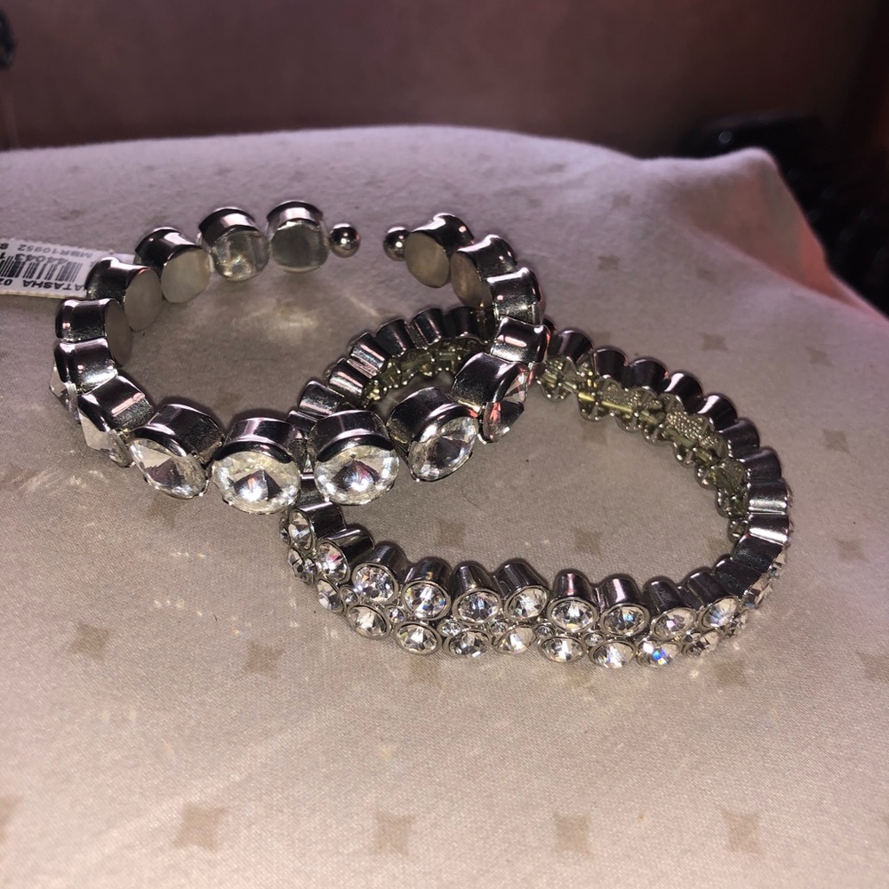 2 bracelets - Picture 2 of 5